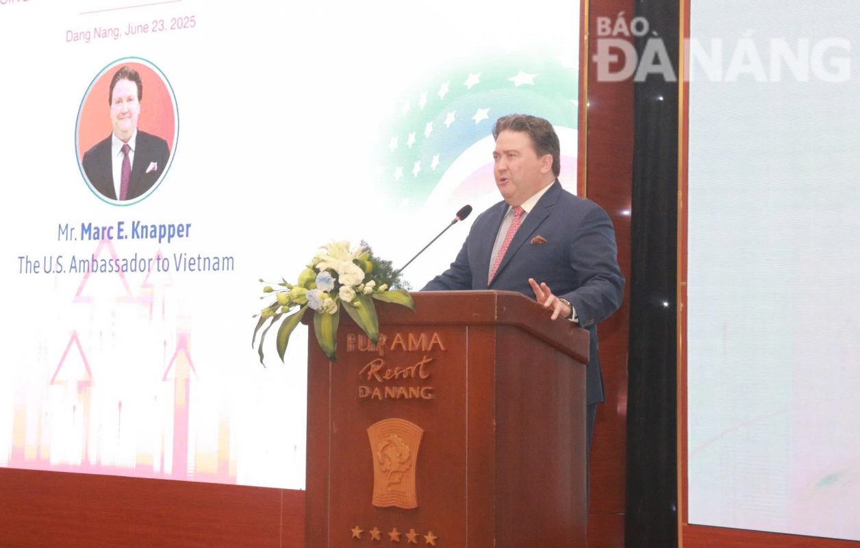 Đại sứ Hoa Kỳ tại Việt Nam Marc E. Knapper phát biểu khai mạc. Ảnh: M.QUẾ