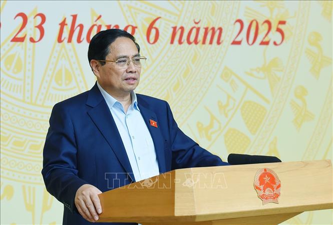 Thủ tướng Phạm Minh Chính chủ trì Hội nghị tổng kết đợt cao điểm đấu tranh ngăn chặn buôn lậu, gian lận thương mại, hàng giả. Ảnh: Dương Giang/TTXVN
