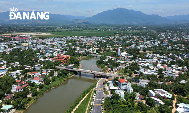 Chương trình mục tiêu quốc gia về xây dựng nông thôn mới được triển khai làm thay đổi rõ rệt diện mạo khu vực nông thôn của huyện Hòa Vang. Ảnh: TRẦN TRÚC