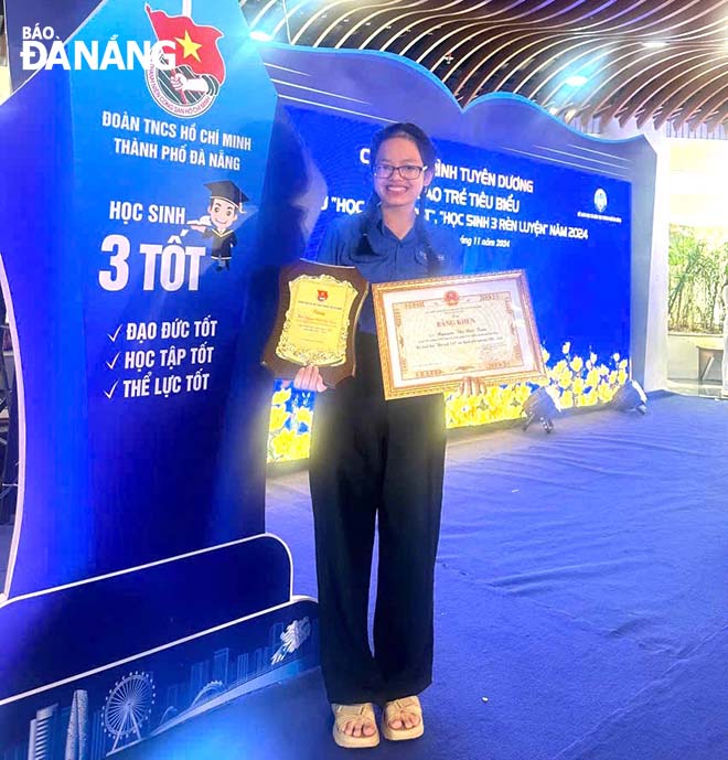 Em Nguyễn Thị Bảo Tâm nhận danh hiệu “Học sinh ba tốt