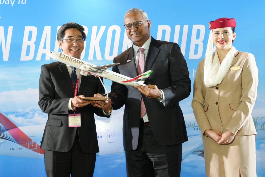 Máy bay Boeing 777 của Emirates đưa khách từ Dubai đến Đà Nẵng - 2 Máy bay Boeing 777 của Emirates đưa khách từ Dubai đến Đà Nẵng - 2