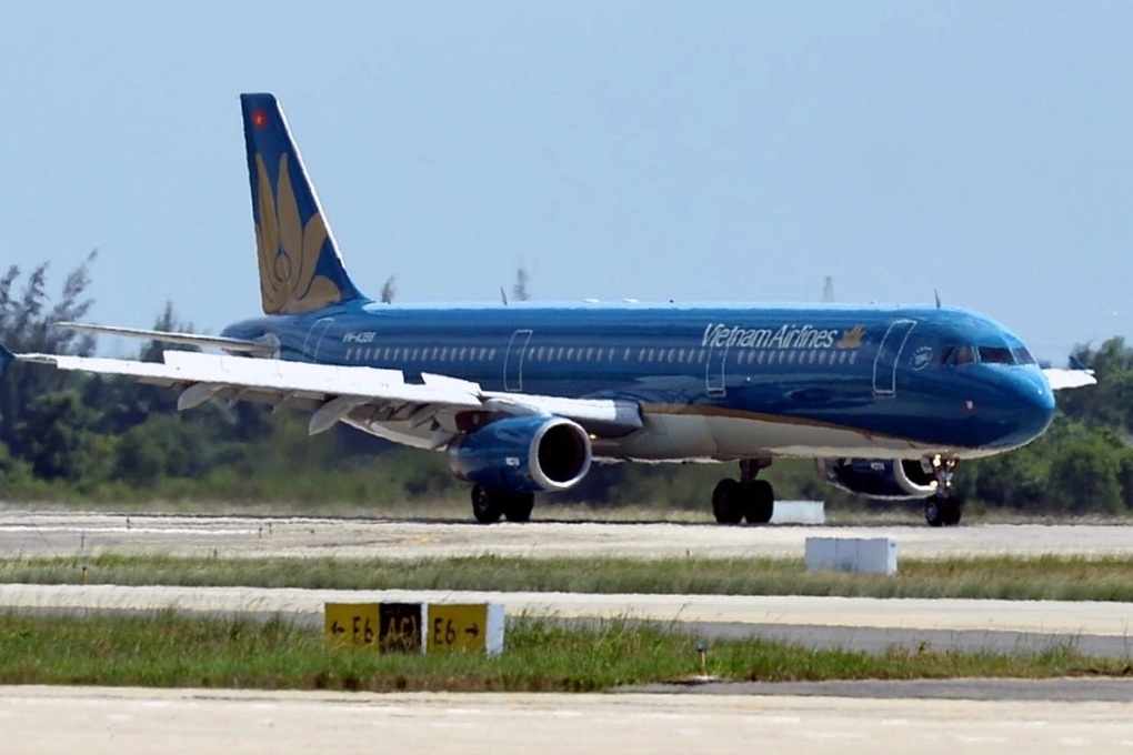 Máy bay Vietnam Airlines hạ cánh khẩn cấp ở Đà Nẵng để cấp cứu hành khách - 1 Máy bay Vietnam Airlines hạ cánh khẩn cấp ở Đà Nẵng để cấp cứu hành khách - 1