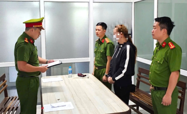 Khởi tố nữ giám đốc sản xuất mỹ phẩm giả tại Đà Nẵng- Ảnh 1. Khởi tố nữ giám đốc sản xuất mỹ phẩm giả tại Đà Nẵng- Ảnh 1.