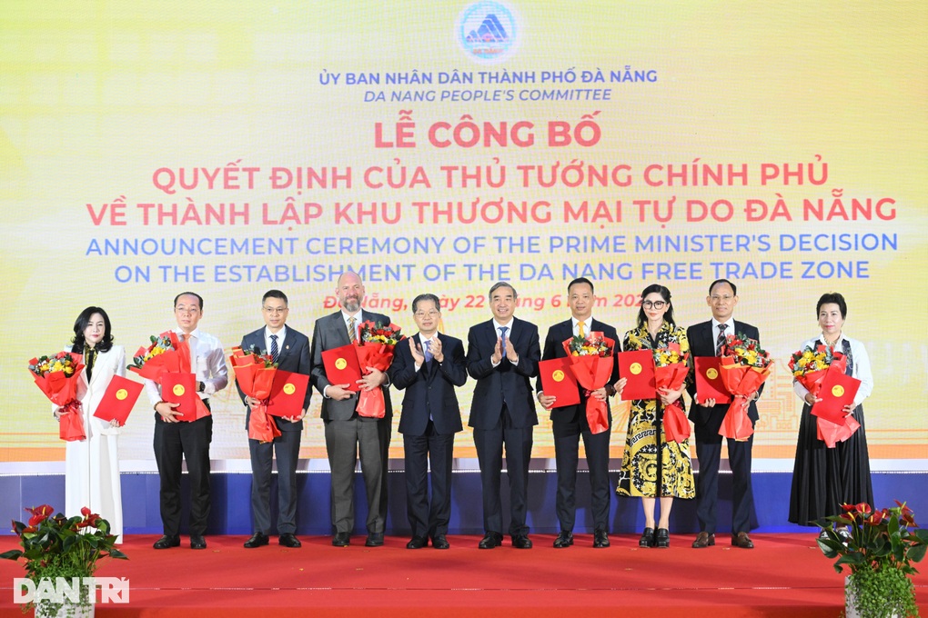 Phó Thủ tướng: Khu thương mại tự do là sáng kiến táo bạo của Đà Nẵng - 4 Phó Thủ tướng: Khu thương mại tự do là sáng kiến táo bạo của Đà Nẵng - 4