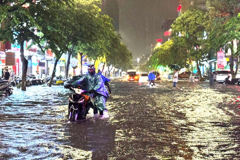 Cảnh báo dông, lốc, sét và mưa đá ở thành phố Đà Nẵng - 1 Cảnh báo dông, lốc, sét và mưa đá ở thành phố Đà Nẵng - 1