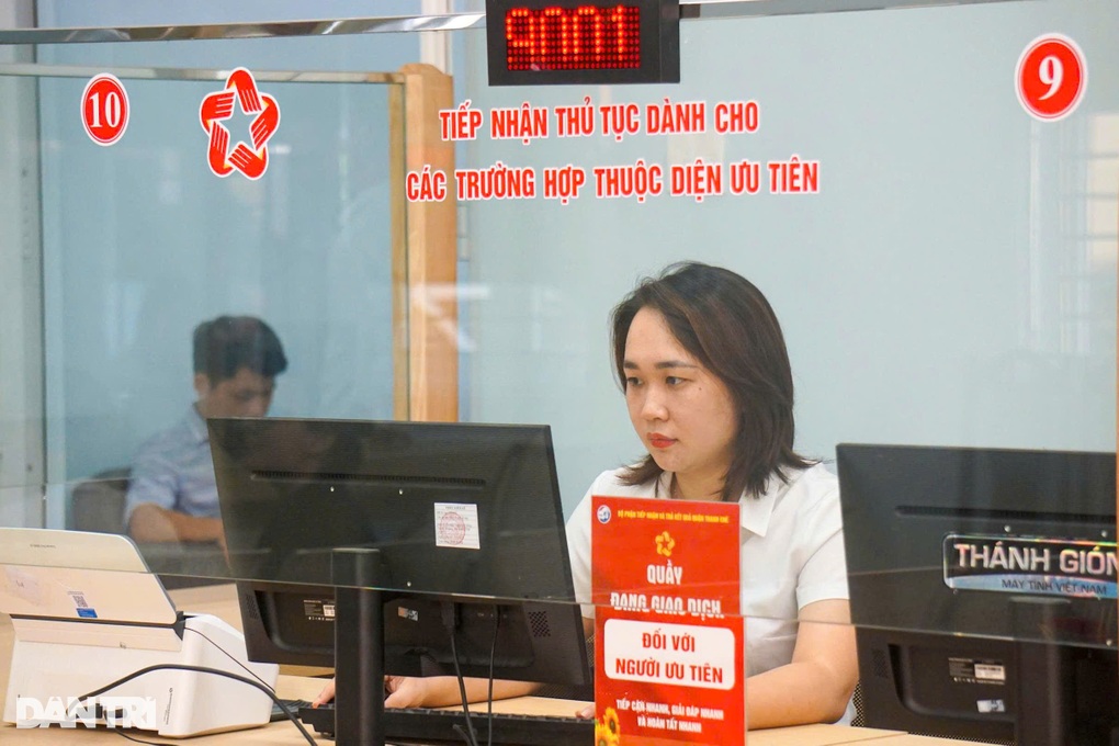 Chủ tịch Đà Nẵng: Tính KPI để phân loại, thay thế cán bộ chưa phù hợp - 2 Chủ tịch Đà Nẵng: Tính KPI để phân loại, thay thế cán bộ chưa phù hợp - 2