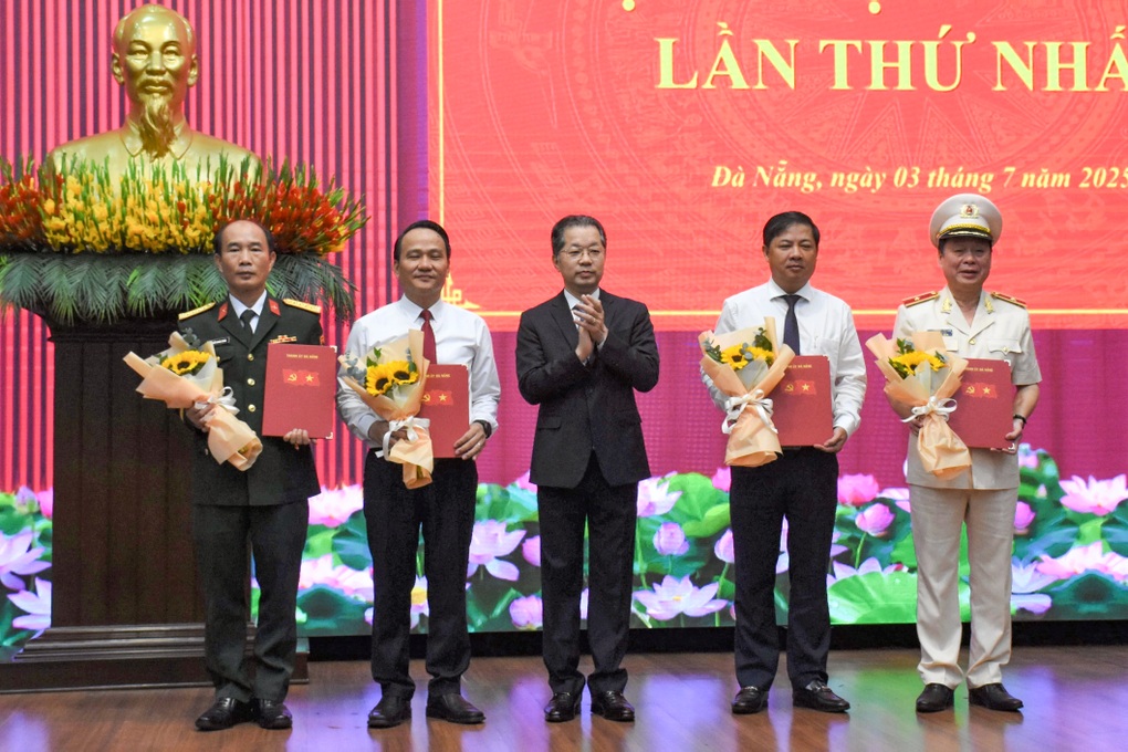 Nhiều lãnh đạo thành phố Đà Nẵng nhận thêm nhiệm vụ mới - 2 Nhiều lãnh đạo thành phố Đà Nẵng nhận thêm nhiệm vụ mới - 2