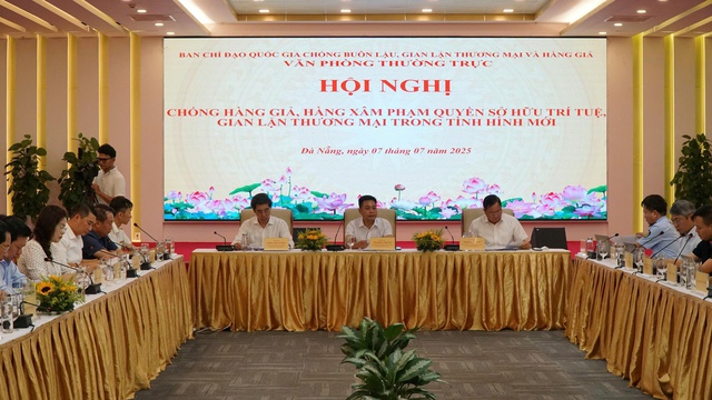 Hàng giả ẩn mình giữa chợ mạng và công nghệ cao- Ảnh 2. Hàng giả ẩn mình giữa chợ mạng và công nghệ cao- Ảnh 2.
